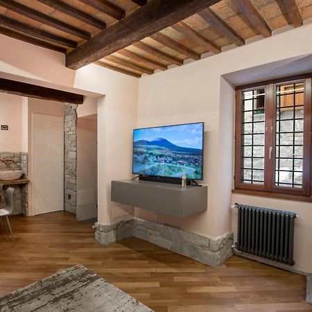 B&B Luxury Apartment Suite Gubbio 2 Camere E Divano Letto Luaran gambar
