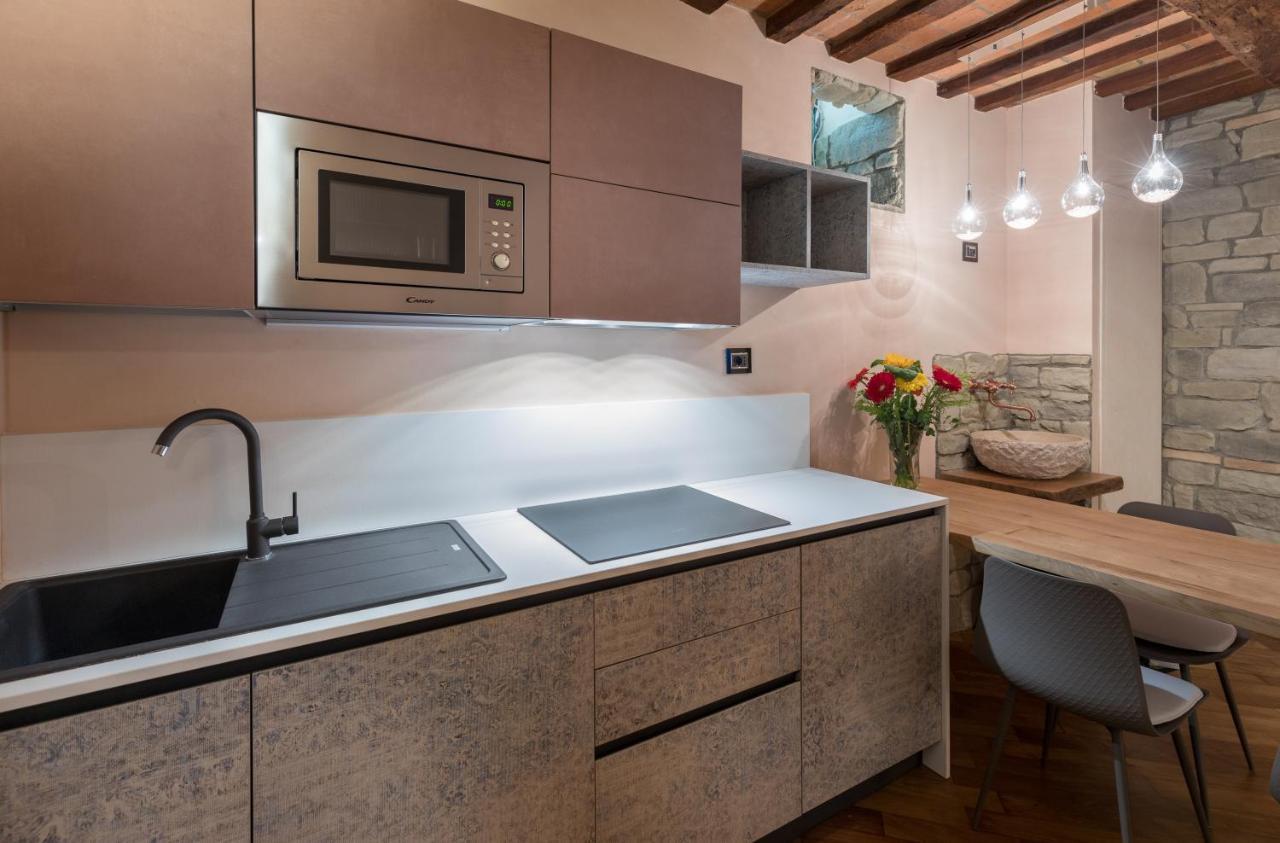 B&B Luxury Apartment Suite Gubbio 2 Camere E Divano Letto Luaran gambar
