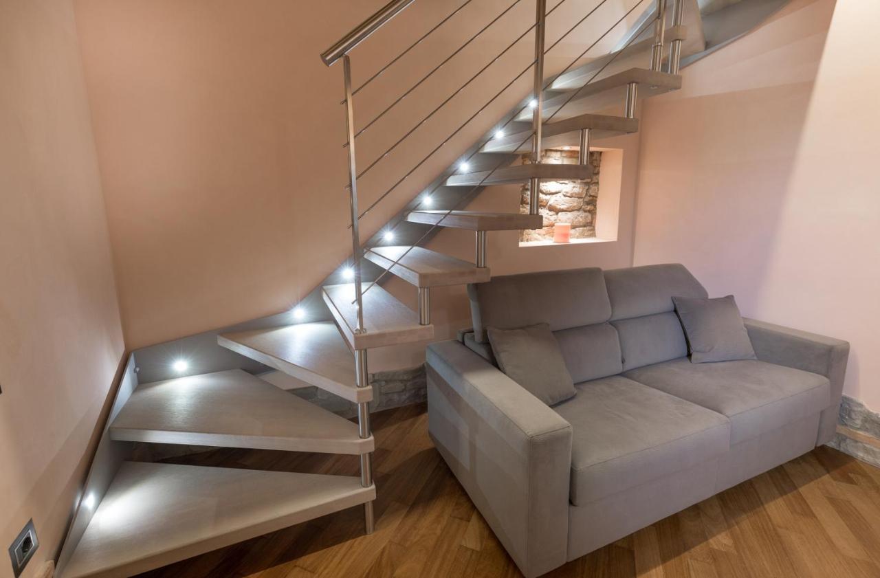 B&B Luxury Apartment Suite Gubbio 2 Camere E Divano Letto Luaran gambar
